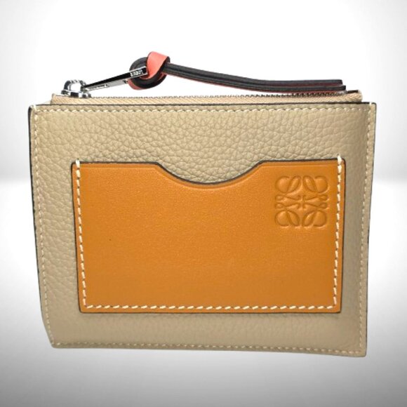 Loewe Large Square Coin Cardholder in Soft Grained Calfskin - Picture 2 of 7